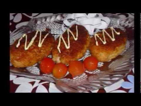 Pollock de cuisson - frits, à la crème sure, boulettes de viande, sous la marinade