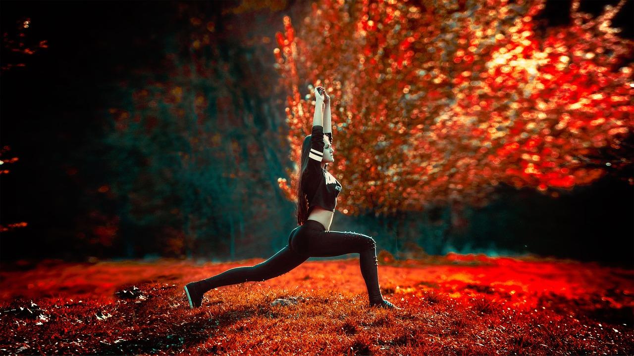 Cours de yoga en forêt