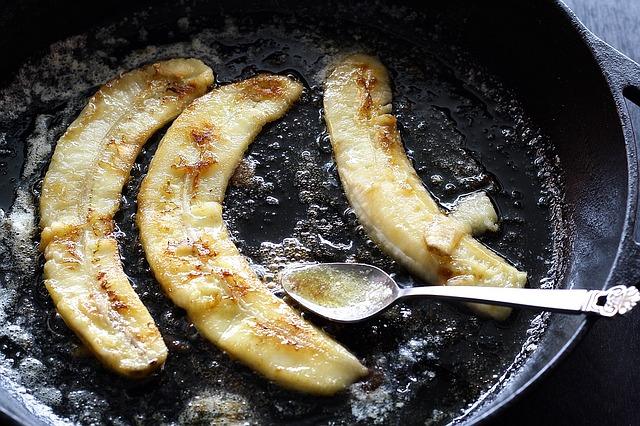 Cooking Bananas with Sugar