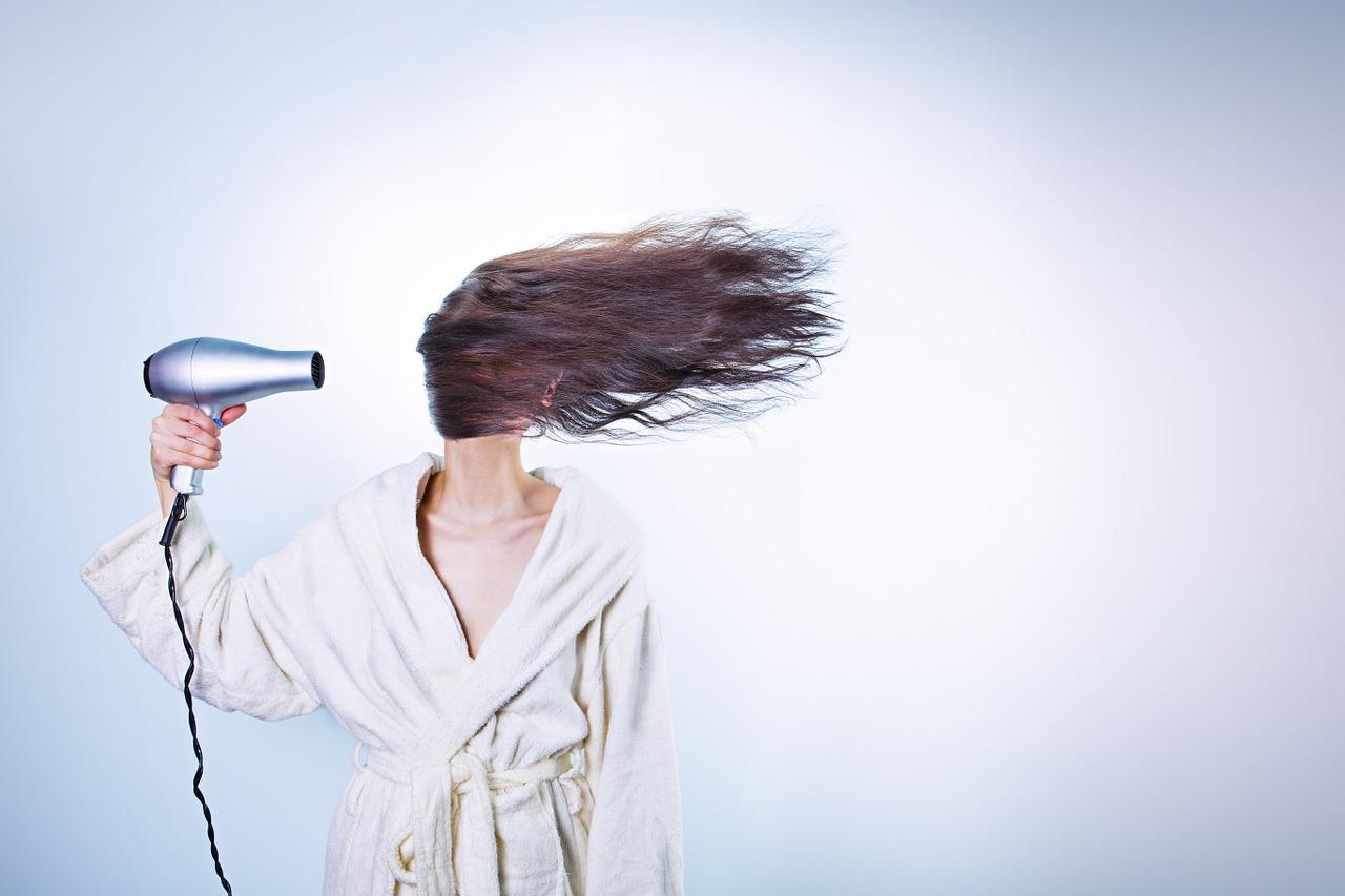 Nous faisons la coiffure nous-mêmes