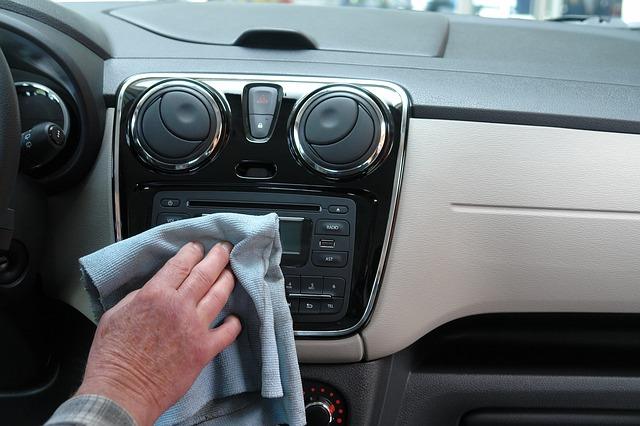 Lavage de voiture à l'intérieur