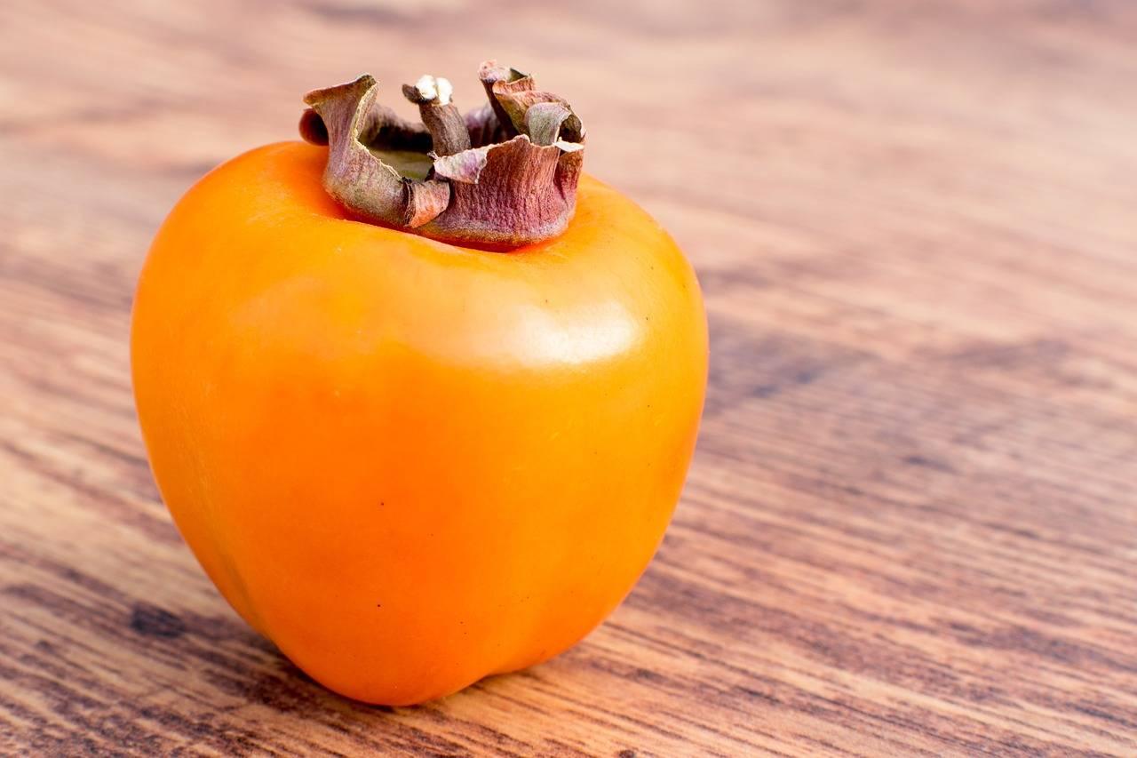 Výhody a poškodenia persimmons pre telo