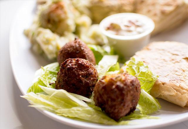 Miltä chickpea falafel -pallot näyttävät