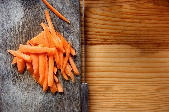 Carrot slices for salad