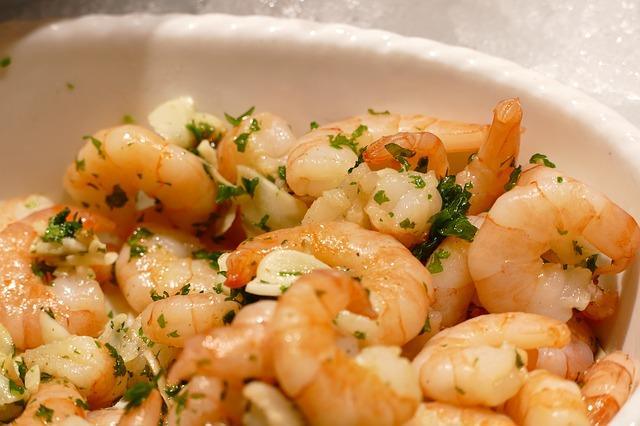 Boiled shrimp salad