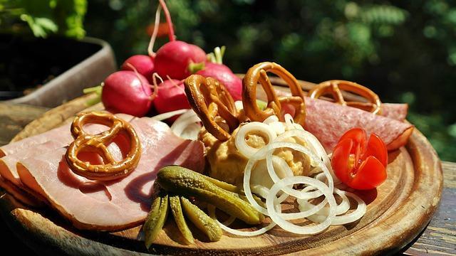 Jambon et concombres pour tendres salades