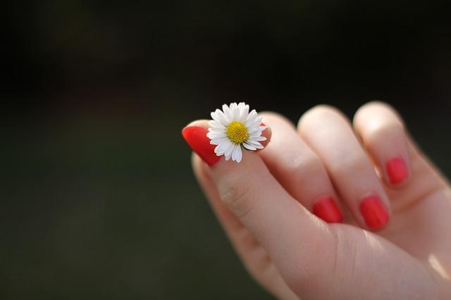 Photo d'ongles rouges