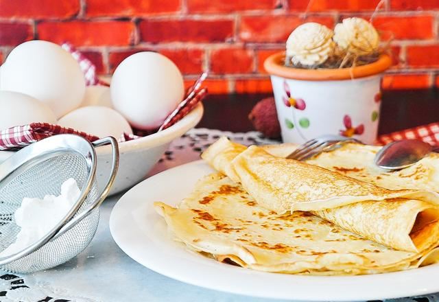 Crêpes sur une assiette