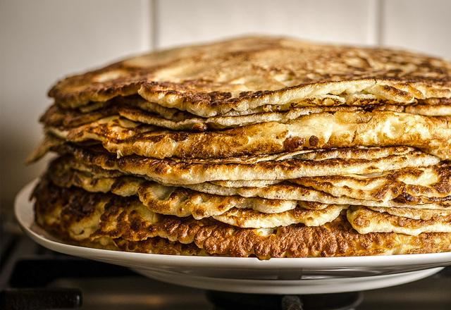 Stoh palaciniek na kyslej smotane