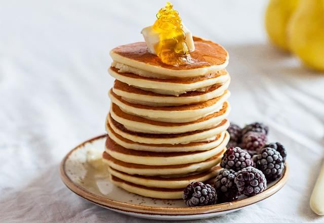 Mineral Pancakes with Honey